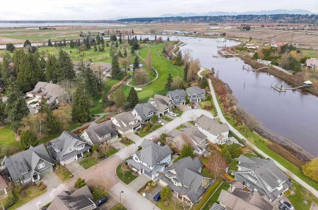 3711 142ND STREET, Surrey, BC — Residential for Sale - Photo 2