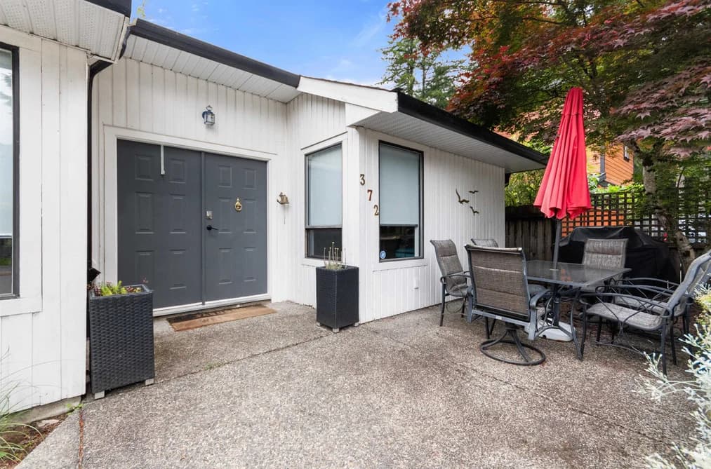 372 CEDAR STREET, Cultus Lake, BC — Residential for Sale - Photo 2