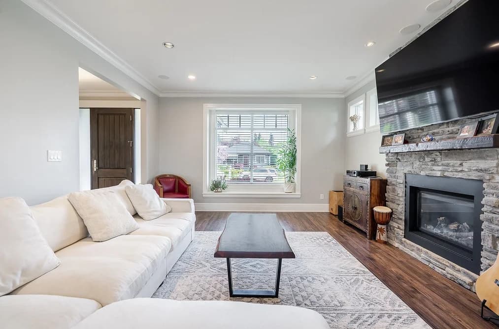 374 SIMPSON STREET, New Westminster, BC — Residential for Sale - Photo 2