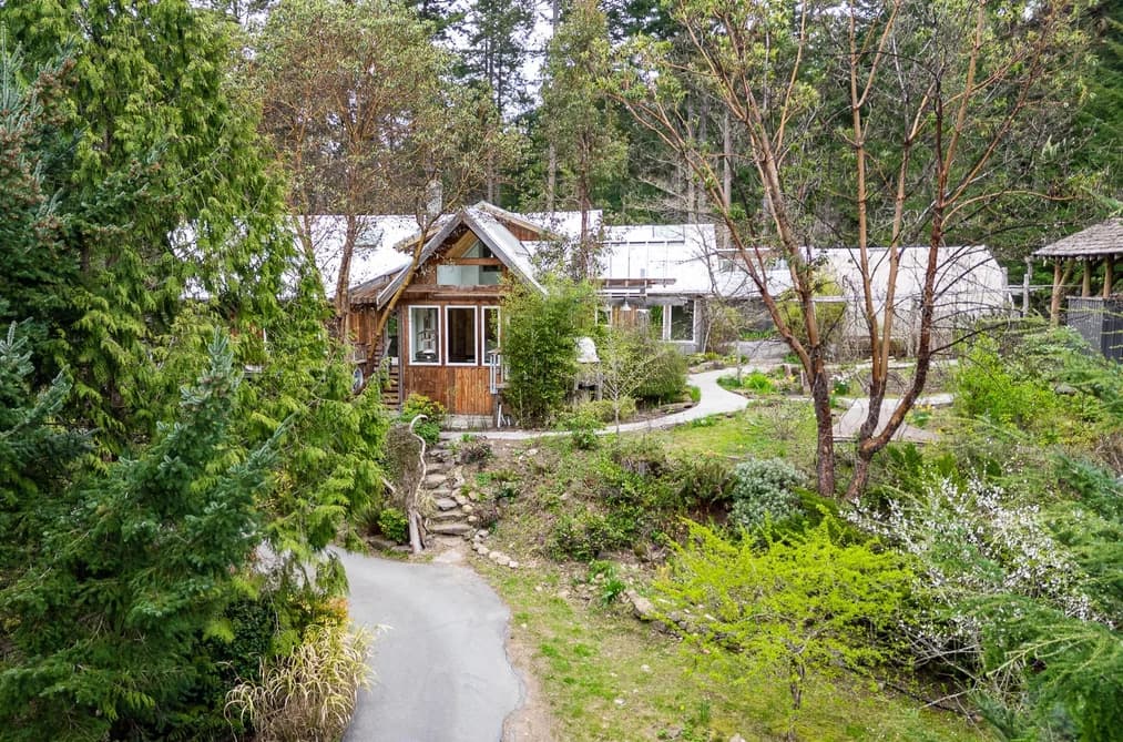 375 VILLAGE BAY ROAD, Mayne Island, BC — Residential for Sale - Main Photo