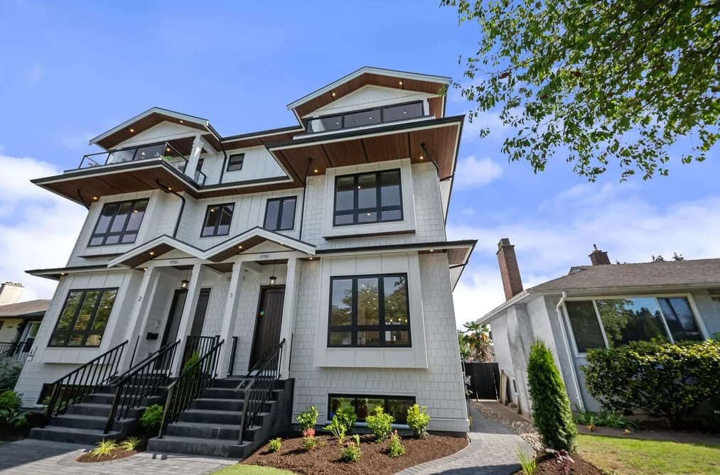 1 3786 PETER STREET, Burnaby, BC — Residential for Sale - Main Photo