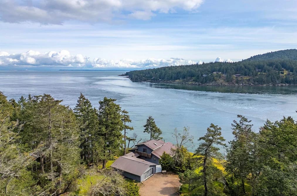 379 ANN POINT ROAD, Galiano Island, BC — Residential for Sale - Photo 2