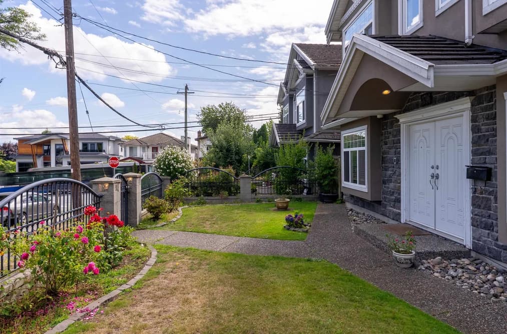 3796 PRICE STREET, Burnaby, BC — Residential for Sale - Photo 2