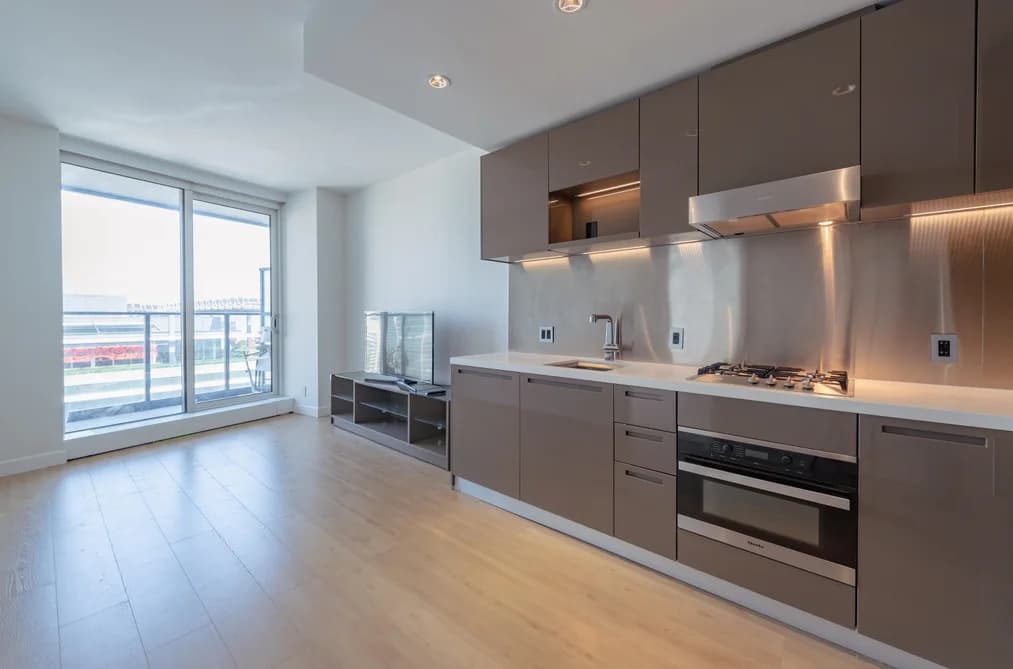 37XX 777 RICHARDS STREET, Vancouver BC V6B 0M6 - Photo 1