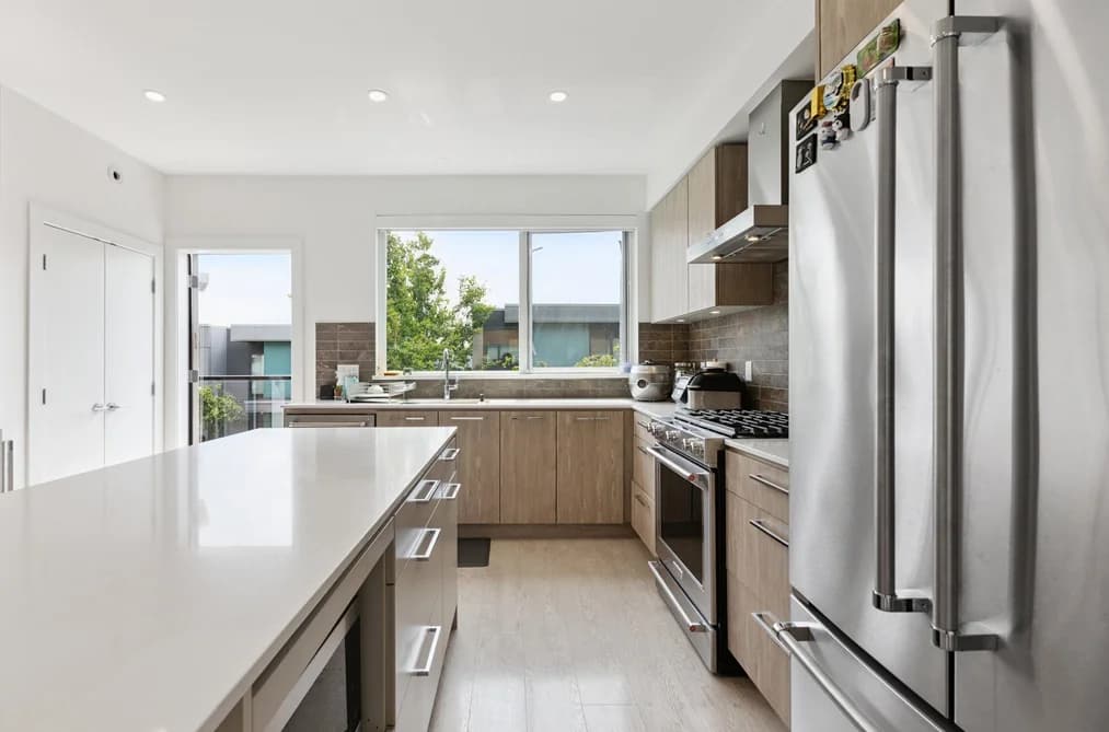 38 3597 MALSUM DRIVE, North Vancouver, BC — Residential for Sale - Photo 2