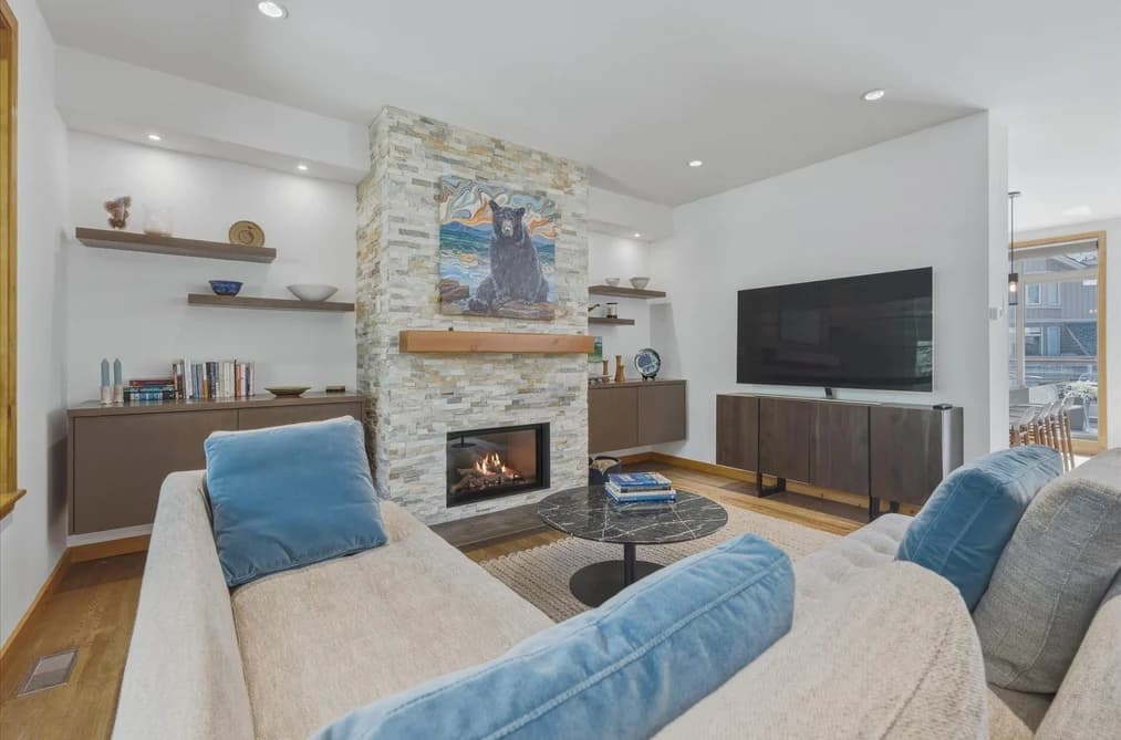 38 8030 NICKLAUS NORTH BOULEVARD, Whistler, BC — Residential for Sale - Photo 2