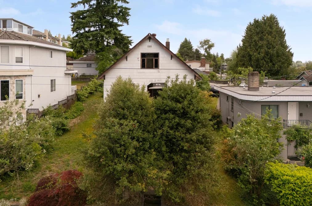 380 DELTA AVENUE, Burnaby, BC — Residential for Sale - Photo 2