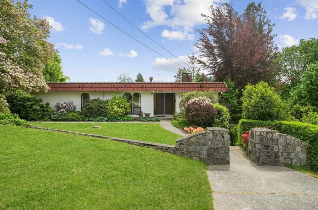 380 METTA STREET, Port Moody, BC — Residential for Sale - Photo 2