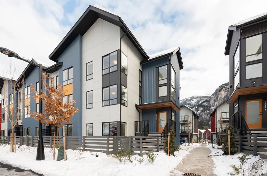 38073 HELM WAY, Squamish, BC — Residential for Sale - Main Photo