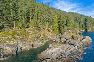 House for sale at 381 Waterfront Bowen Island British Columbia - MLS: R2928872