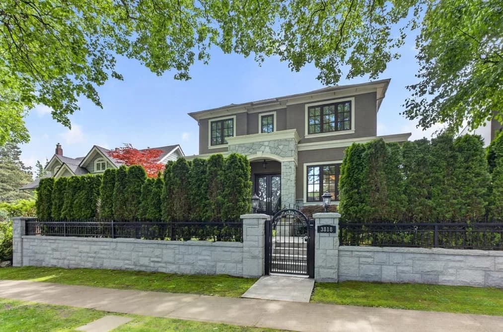 3818 BROADWAY W, Vancouver BC V6R 2C3 - Photo 1