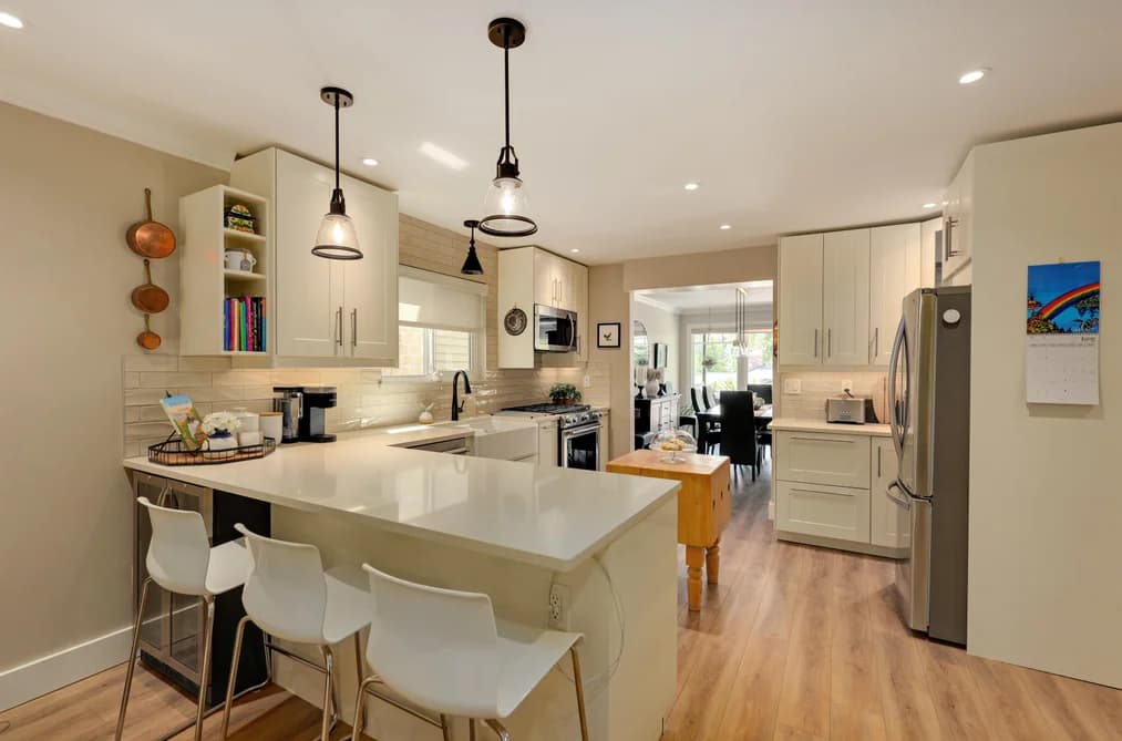 3821 LONSDALE AVENUE, North Vancouver, BC — Residential for Sale - Photo 2