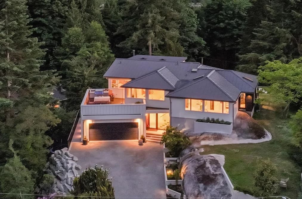 38243 VISTA CRESCENT, Squamish, BC — Residential for Sale - Photo 2