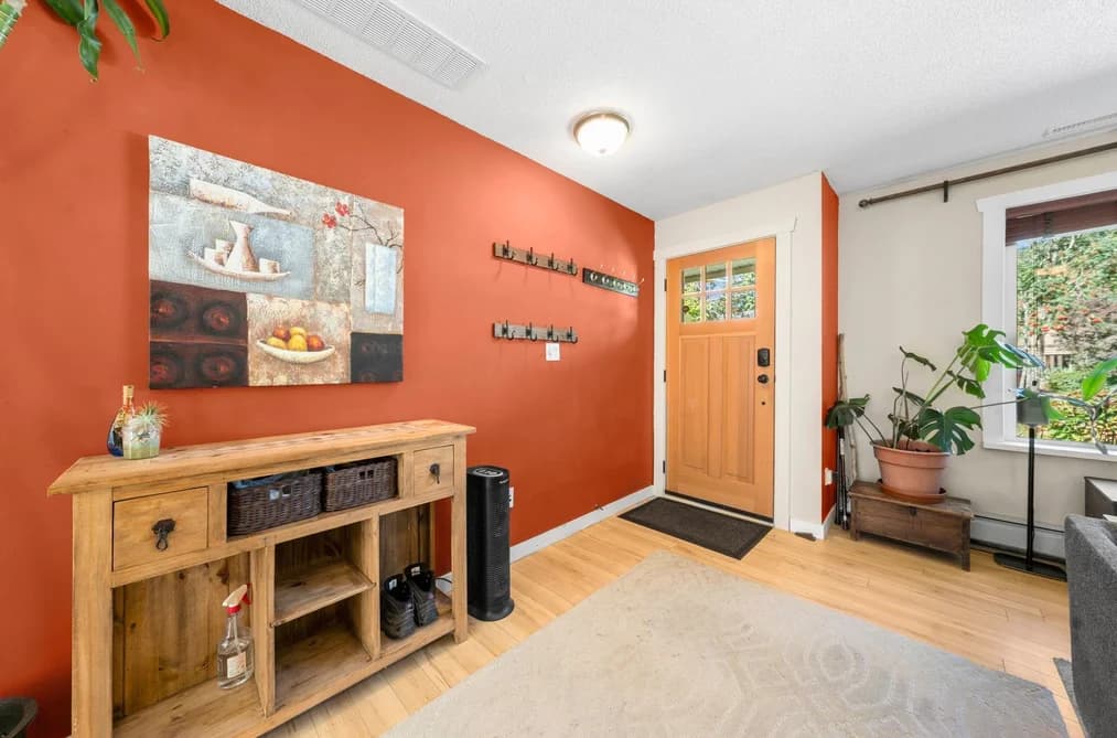 38248 HEMLOCK AVENUE, Squamish, BC — Residential for Sale - Photo 2
