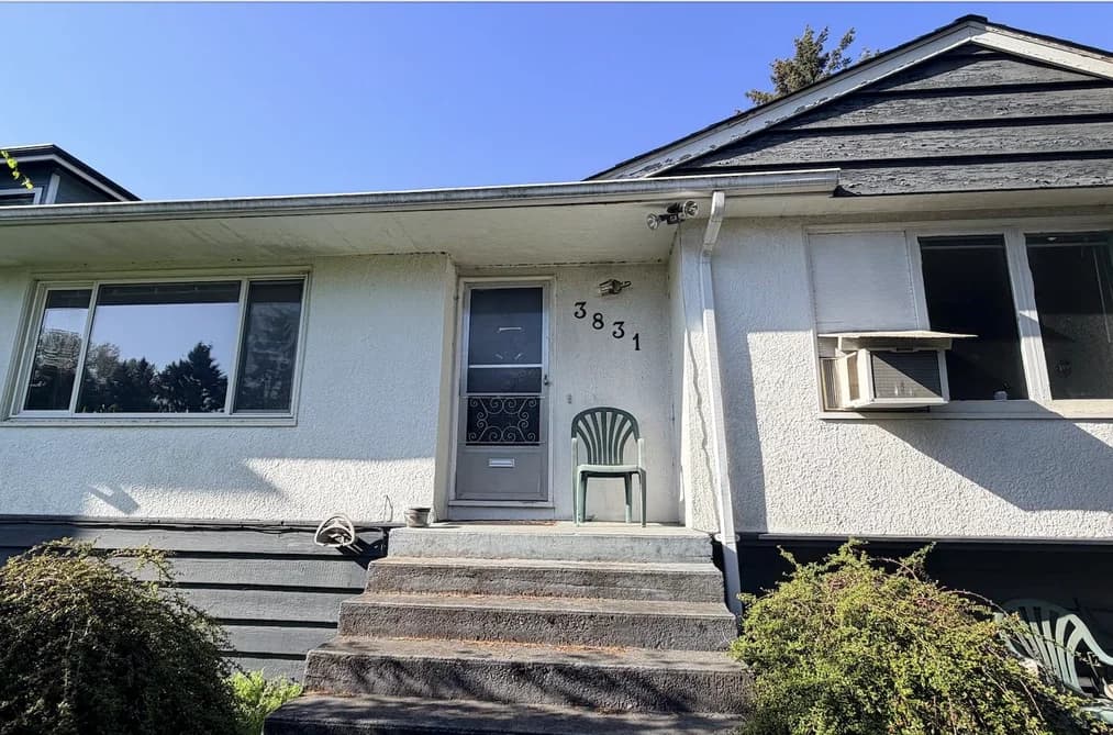3831 MARINE DRIVE, Burnaby, BC — Residential for Sale - Photo 2