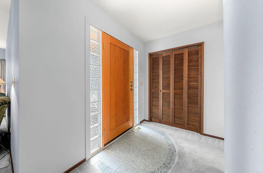 3833 LYNN VALLEY ROAD, North Vancouver, BC — Residential for Sale - Photo 2