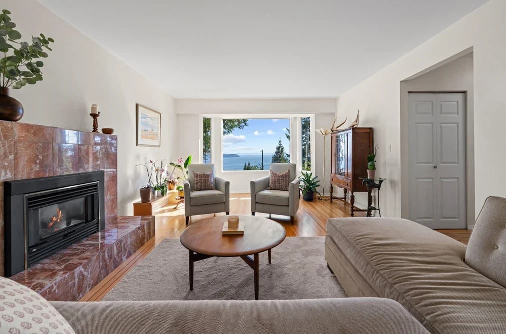 3845 SOUTHRIDGE AVENUE, West Vancouver, BC — Residential for Sale - Photo 2