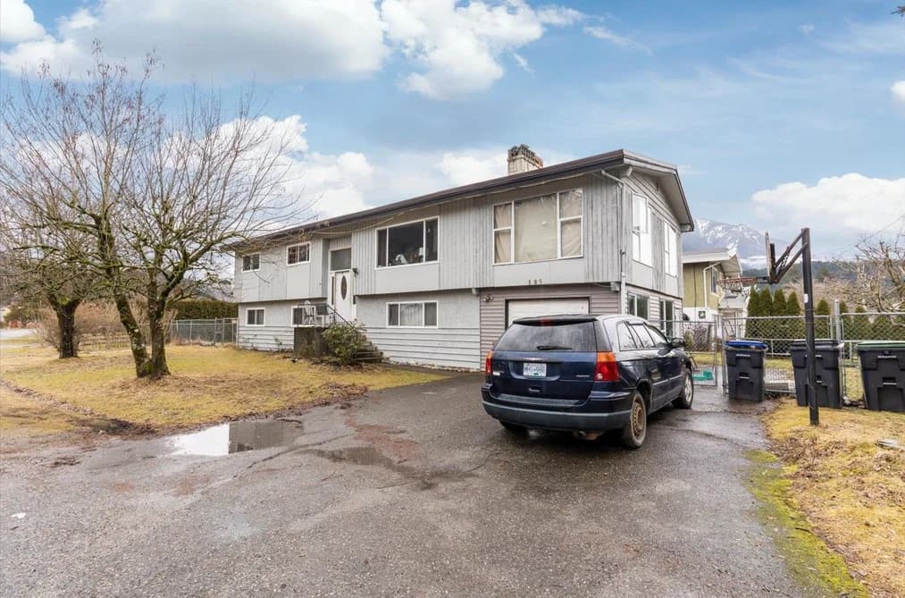 385 3RD AVENUE, Hope, BC — Residential for Sale - Photo 2