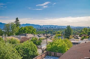 House for sale at 3853 W 14th Avenue Vancouver British Columbia - MLS: R3131355