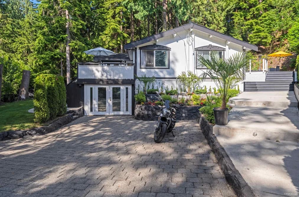 3870 EMERALD DRIVE, North Vancouver, BC — Residential for Sale - Photo 2