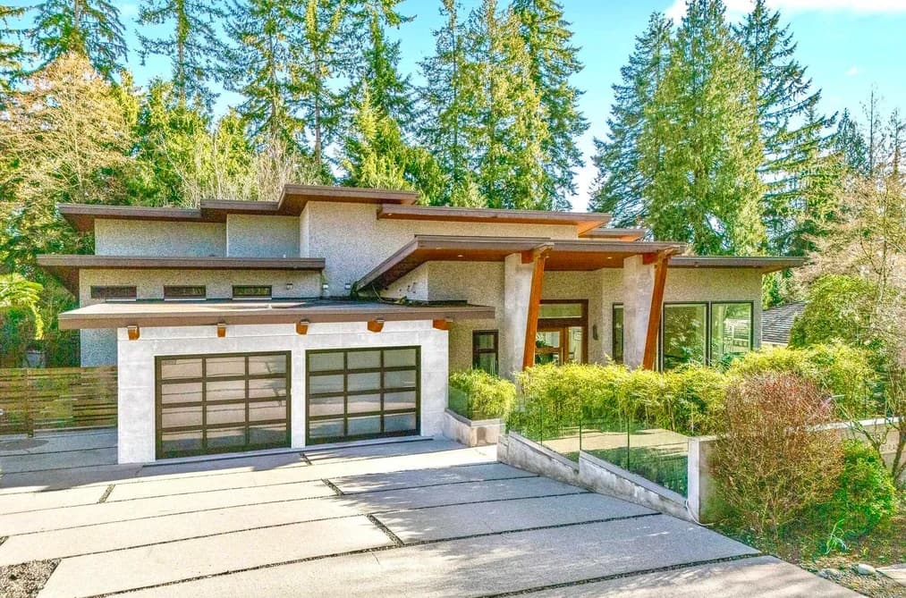 House for sale at 388 Hidhurst Place West Vancouver British Columbia - MLS: R3144261