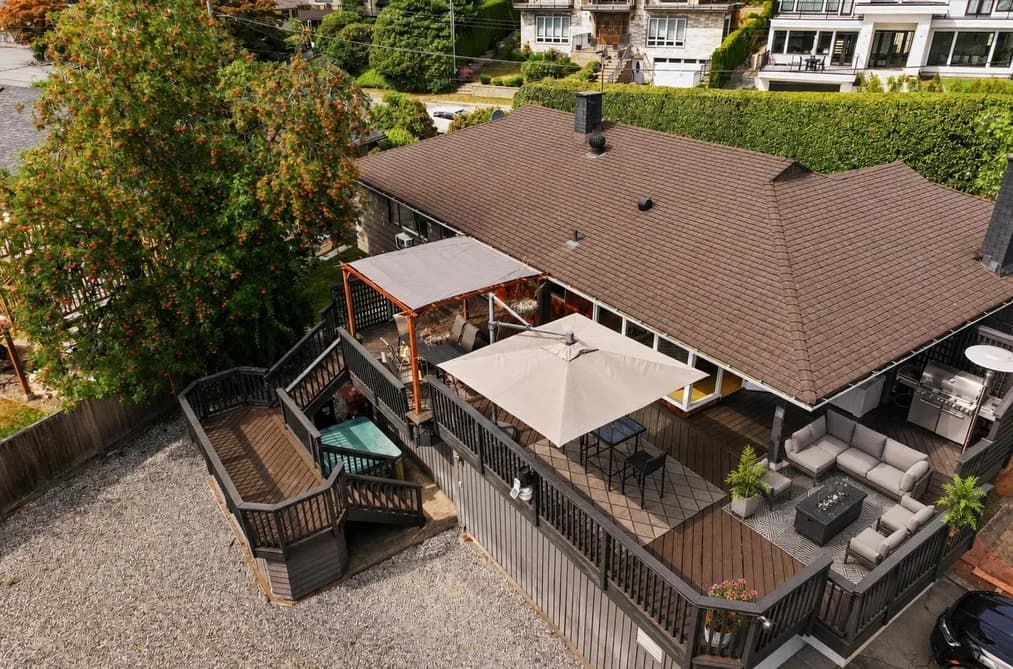 3883 DELBROOK AVENUE, North Vancouver, BC — Residential for Sale - Photo 2