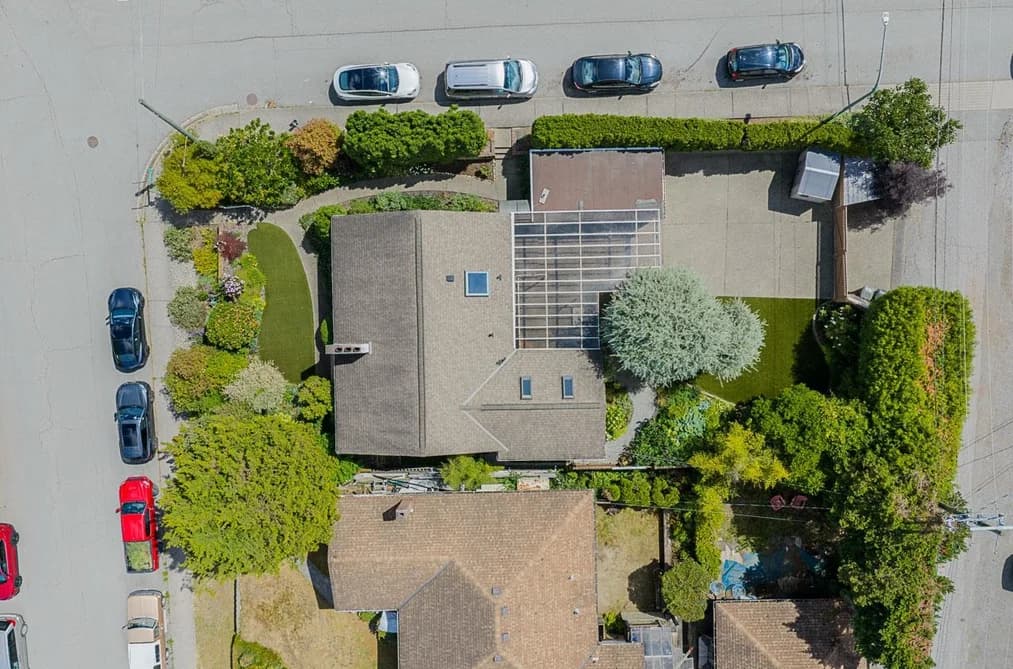 3896 ELMWOOD STREET, Burnaby, BC — Residential for Sale - Photo 2