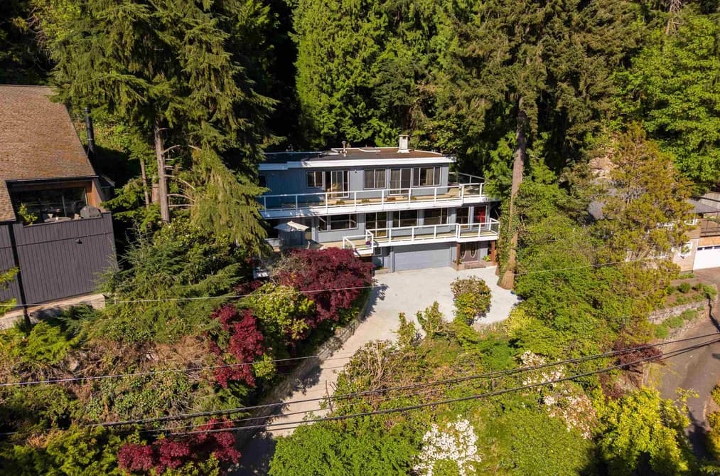 3897 BAYRIDGE AVENUE, West Vancouver, BC — Residential for Sale - Photo 2