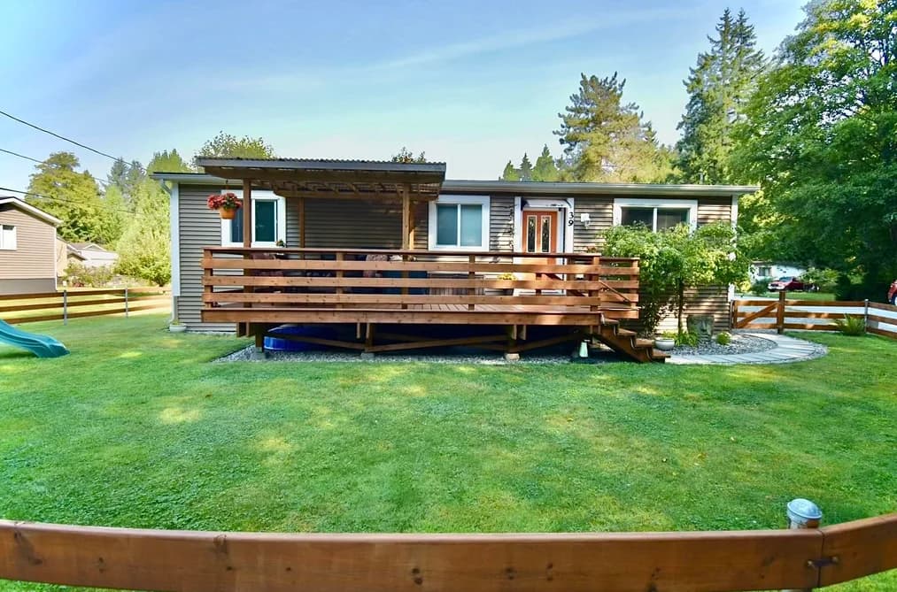 39 1413 SUNSHINE COAST HIGHWAY, Gibsons, BC — Residential for Sale - Photo 2