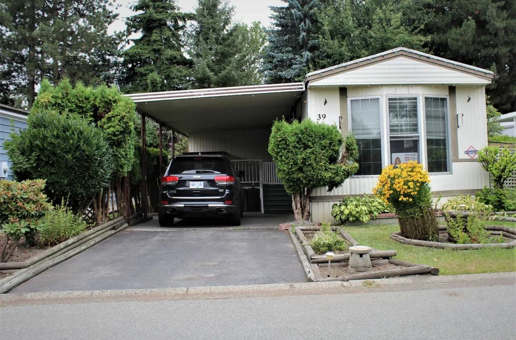 39 145 KING EDWARD STREET, Coquitlam, BC — Residential for Sale - Photo 2