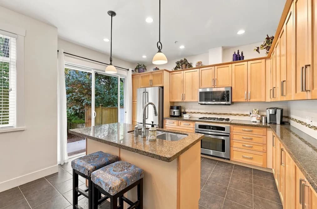 39 22865 TELOSKY AVENUE, Maple Ridge, BC — Residential for Sale - Photo 2