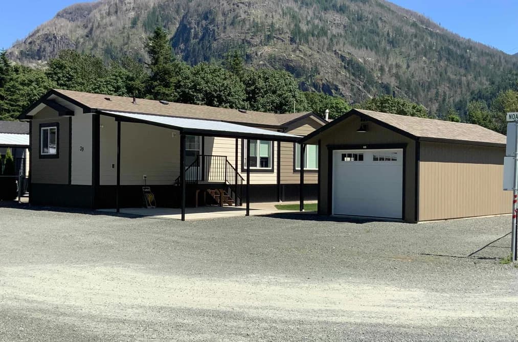 39 59060 LOUGHEED HIGHWAY, Agassiz, BC — Residential for Sale - Main Photo