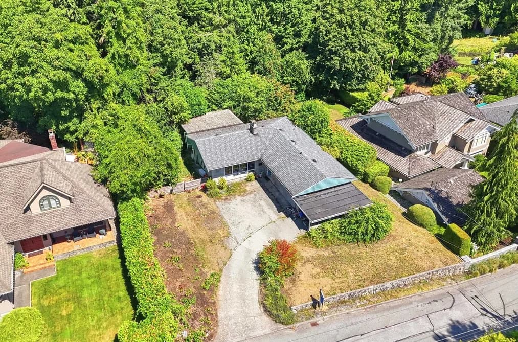 3922 SUNNYCREST DRIVE, North Vancouver, BC — Residential for Sale - Main Photo