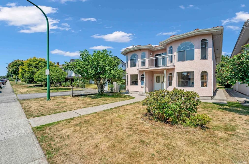 3957 SPRUCE STREET, Burnaby, BC — Residential for Sale - Photo 2