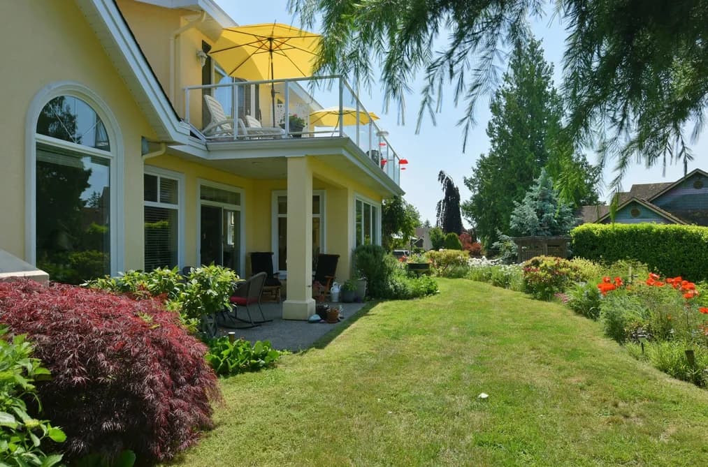 397 VERNON PLACE, Gibsons, BC — Residential for Sale - Main Photo