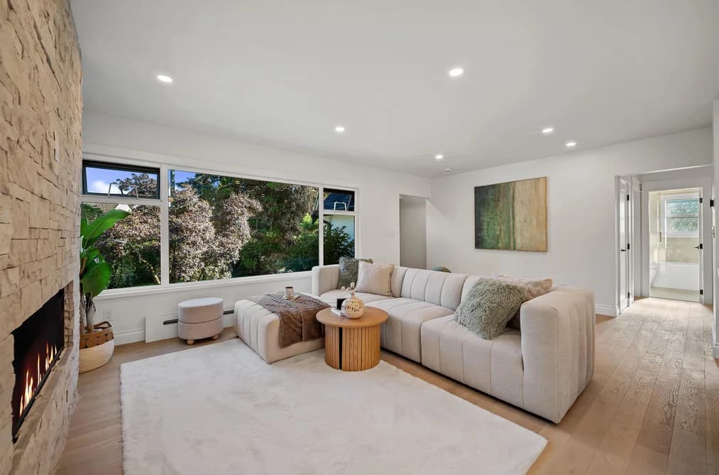 3975 HIGHLAND BOULEVARD, North Vancouver, BC — Residential for Sale - Photo 2