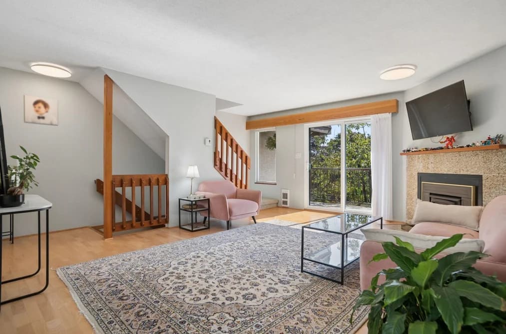 4 220 W 16TH STREET, North Vancouver, BC — Residential for Sale - Main Photo