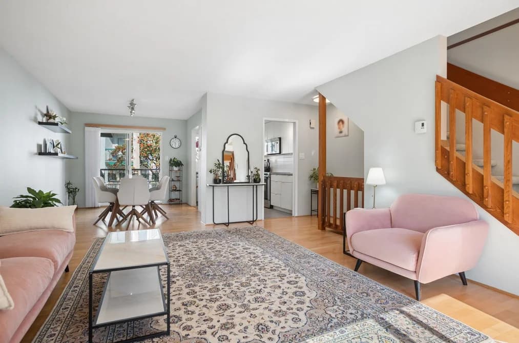 4 220 W 16TH STREET, North Vancouver, BC — Residential for Sale - Photo 2