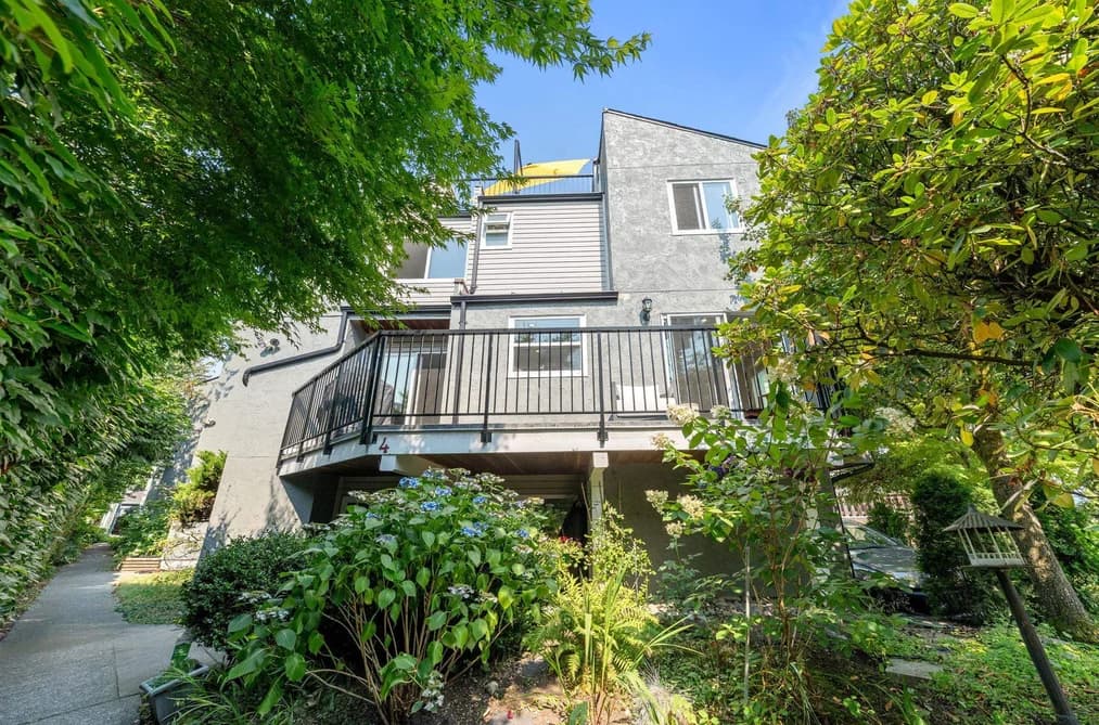 4 230 W 16TH STREET, North Vancouver, BC — Residential for Sale - Photo 2