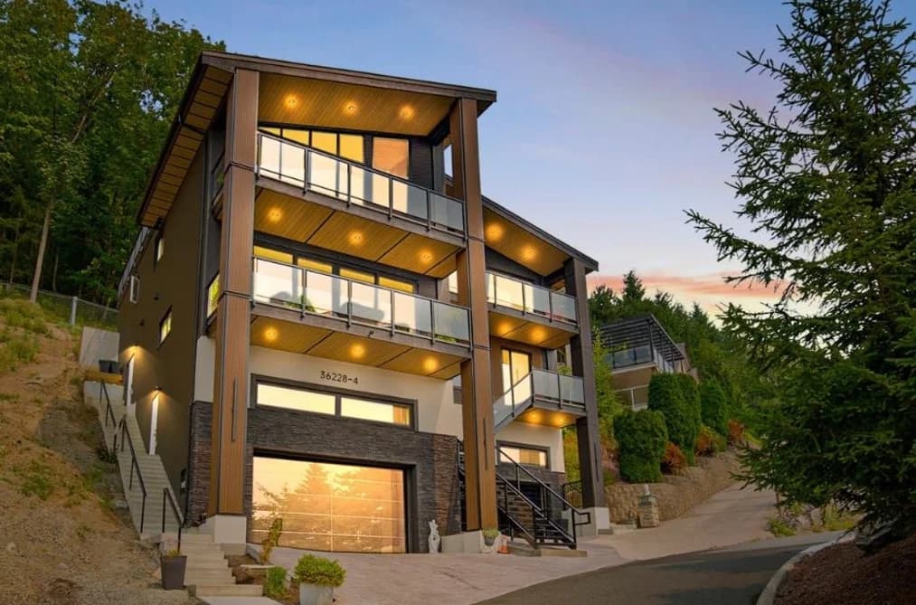 4 36228 SANDRINGHAM DRIVE, Abbotsford, BC — Residential for Sale - Main Photo