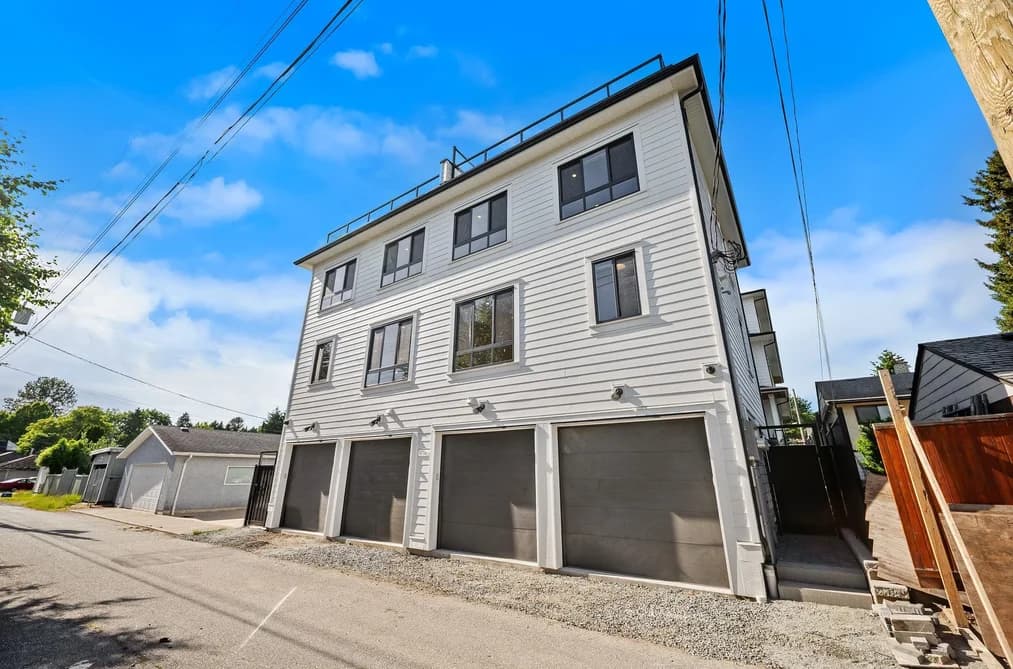 4 3786 PETER STREET, Burnaby, BC — Residential for Sale - Photo 2
