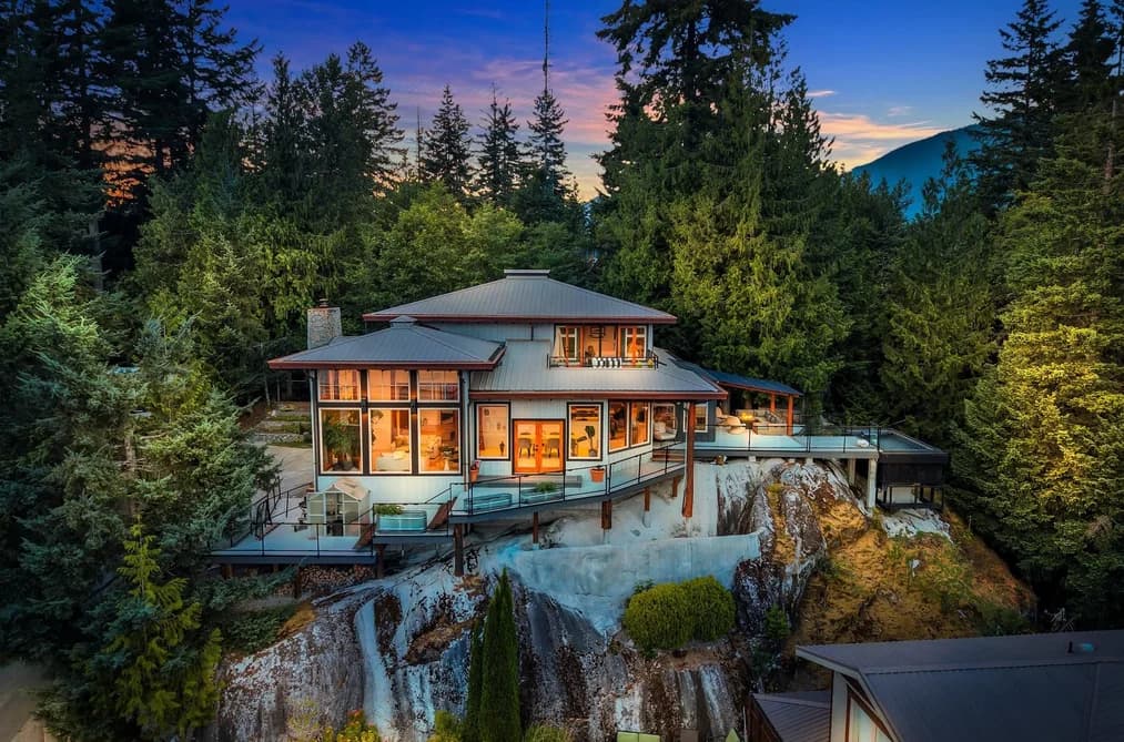 4 40781 THUNDERBIRD RIDGE, Squamish, BC — Residential for Sale - Photo 2