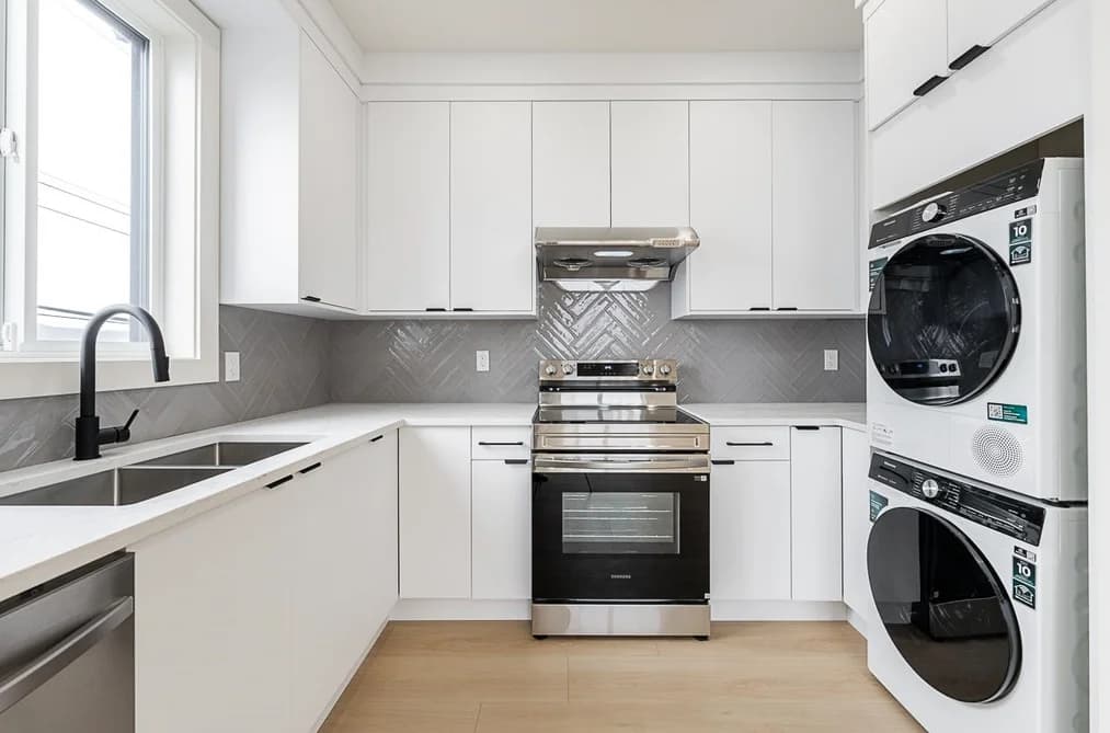 4 6554 CHARLES STREET, Burnaby, BC — Residential for Sale - Photo 2