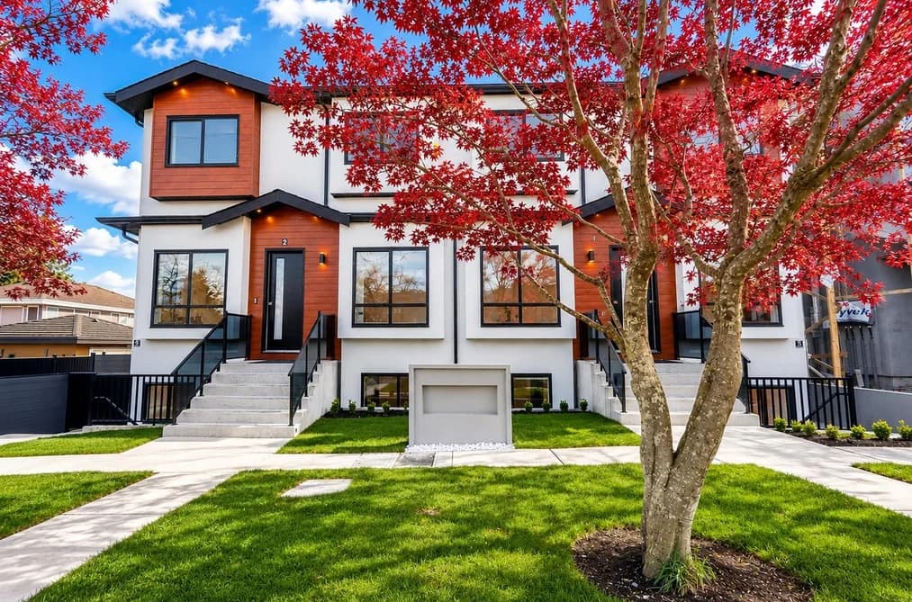 4 6692 NAPIER STREET, Burnaby, BC — Residential for Sale - Main Photo