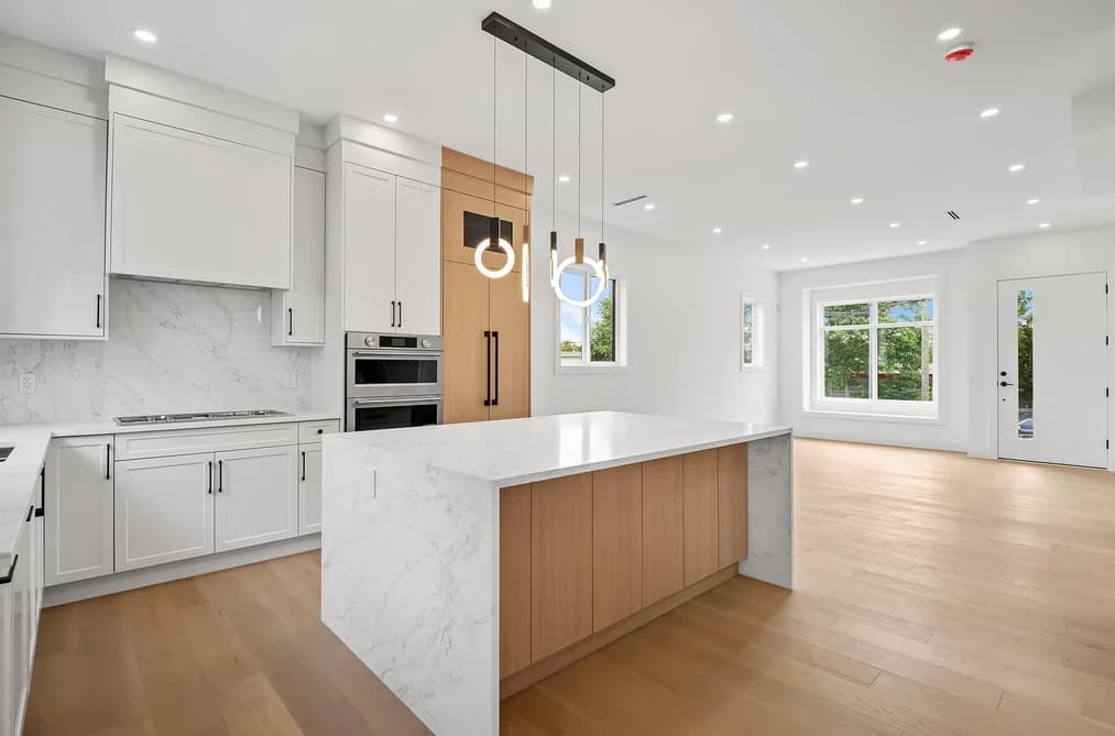 4 6885 AUBREY STREET, Burnaby, BC — Residential for Sale - Photo 2