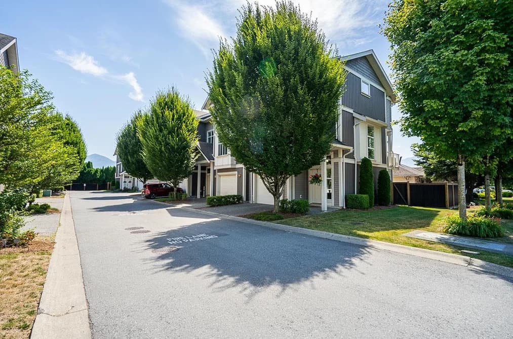 4 9270 BROADWAY STREET, Chilliwack, BC — Residential for Sale - Photo 2