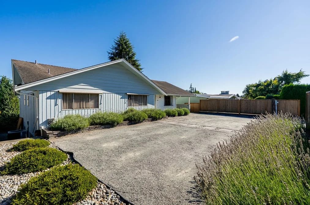 40 E TENTH AVENUE, New Westminster, BC — Residential for Sale - Photo 2