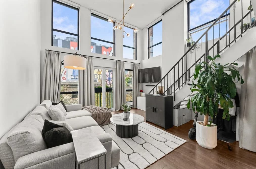 401 1 E CORDOVA STREET, Vancouver, BC — Residential for Sale - Photo 2