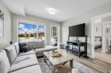 Condo for sale at 401 1496 Charlotte Road North Vancouver British Columbia - MLS: R3147642