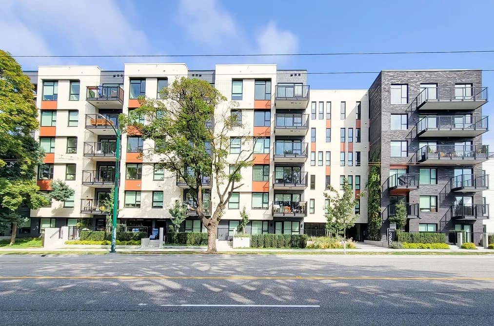 401 2235 E BROADWAY, Vancouver, BC — Residential for Sale - Main Photo